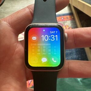 Apple Watch SE - 40 mm - great working condition